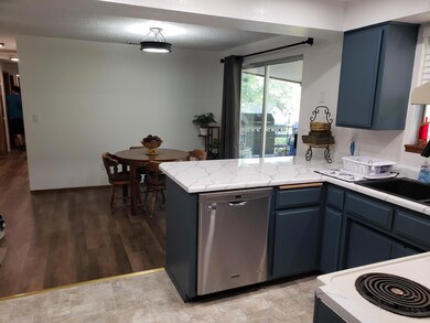 Kitchen - Dinette