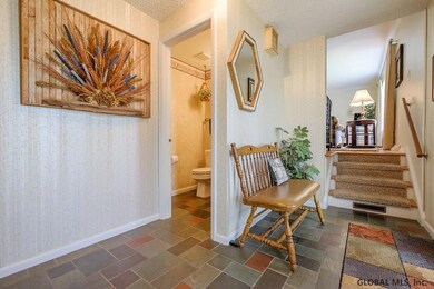 27 Green Meadows Ln, Albany, NY 12211 - photo 2