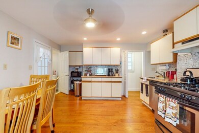 22 Plymouth St, Cambridge, MA 02141 - photo 7
