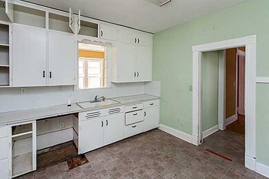 3119 4th St, Des Moines, IA 50313 - photo 2