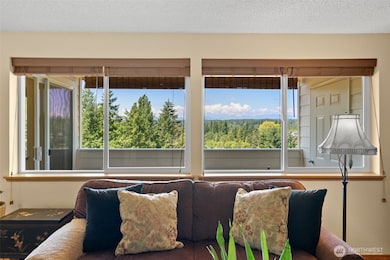 Whatever the season, the Olympic Mountains will greet you every day.