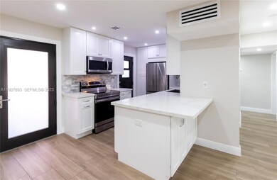 6855 Edgewater Dr unit 1DS, Coral Gables, FL 33133 - photo 2