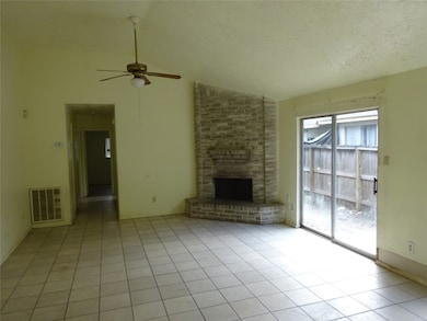 6805 Greenyard Dr, Houston, TX 77086 - photo 4