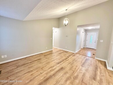 114 Aulbern Dr E, Mount Washington, KY 40047 - photo 6