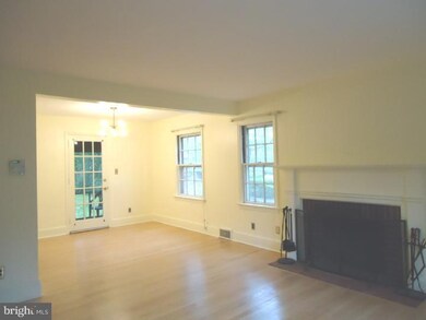 104 Orchard Ave, Hightstown, NJ 08520 - photo 3