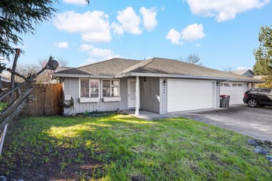 782 Columbine Way, Central Point, OR 97502 - photo 2