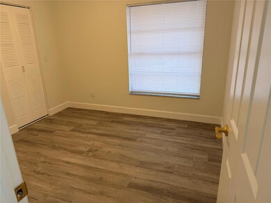 10507 Parkcrest Dr, Tampa, FL 33624 - photo 6