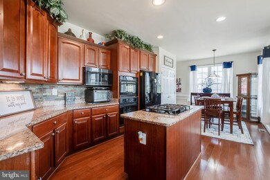 19142 Potomac Crest Dr, Triangle, VA 22172 - photo 5