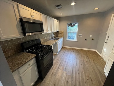 8814 Delilah St, Houston, TX 77033 - photo 5