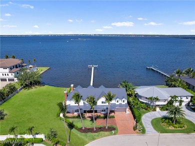 8451 Casa Del Rio Ln, Fort Myers, FL 33919 - photo 2