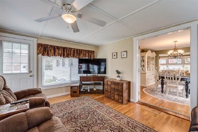 70 Howie Ave, Warwick, RI 02888 - photo 3