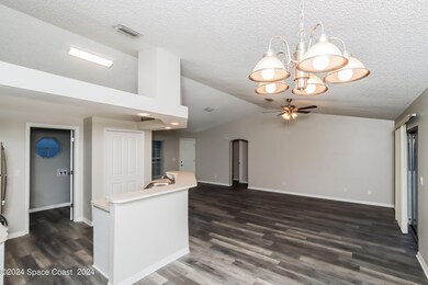 005-photo-dining-room-10005163