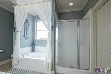 6103 Woodbend Dr, Zachary, LA 70791 - photo 3