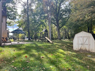 3227 Oak Spring St patio