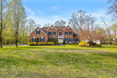 7 bedroom, 5 bathroom, 1.25 acres