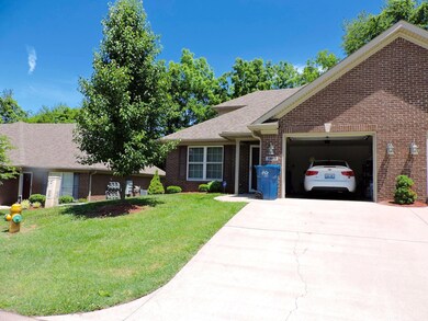 5813 Shepherd Crossing Dr, Louisville, KY 40219 - photo 4