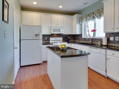 13027 Park Crescent Cir, Herndon, VA 20171 - photo 3