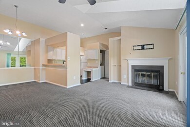 12200 Eagles Nest Ct unit M, Germantown, MD 20874 - photo 6