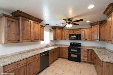 03_588S1410W_5_Kitchen_HiRes