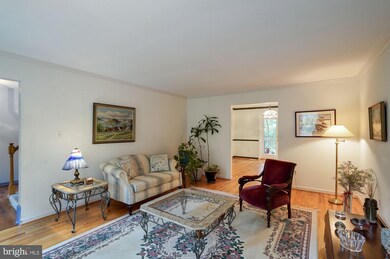 12215 Rowan Tree Dr, Fairfax, VA 22030 - photo 6