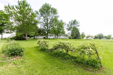 308 Maple St, Center Point, IA 52213 - photo 3