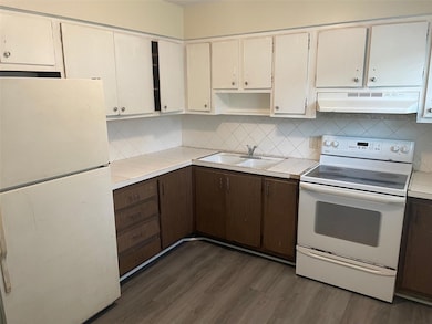 2409 13th St W unit 4, Bradenton, FL 34205 - photo 4