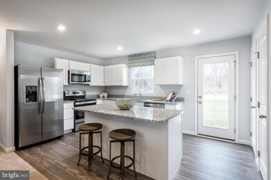 585 Raeann Dr, Greencastle, PA 17225 - photo 4