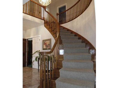 Entry/Foyer.