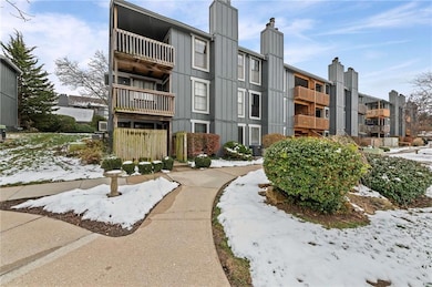 12708 W 110th Terrace, Overland Park, KS 66210 - photo 2