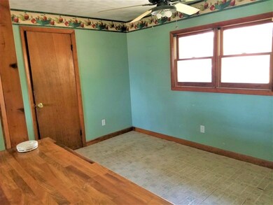 22 Clarendon St, Worcester, MA 01604 - photo 5