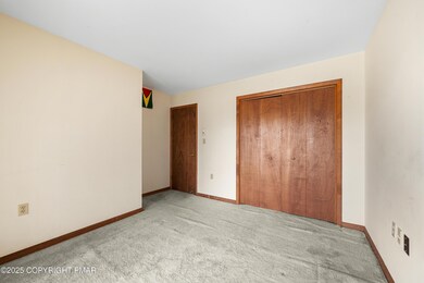 135 Salisbury Rd, Bushkill, PA 18324 - photo 6