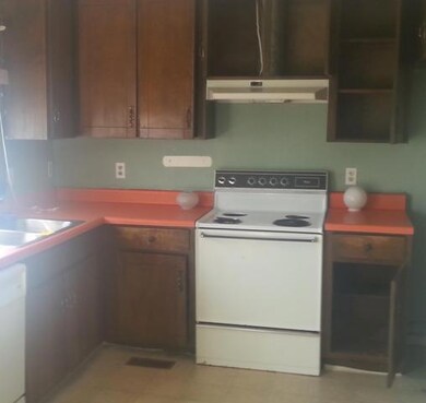 1513 Rogers Cir, Manchester, TN 37355 - photo 5