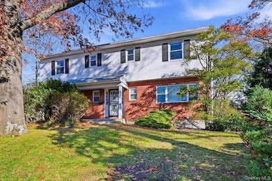 1 Hillcrest Rd, Port Washington, NY 11050 - photo 2