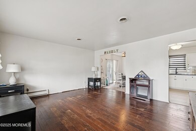 24 Hampshire Rd, Toms River, NJ 08757 - photo 4