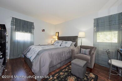 bedroom cross road