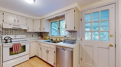 69 Joy Dr unit D6, South Burlington, VT 05403 - photo 4