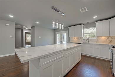 8321 Venus St, Houston, TX 77088 - photo 6