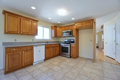 100 Ambassador Ln, Staten Island, NY 10309 - photo 5