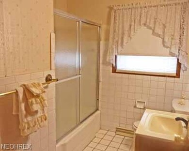 First floor main full bath.