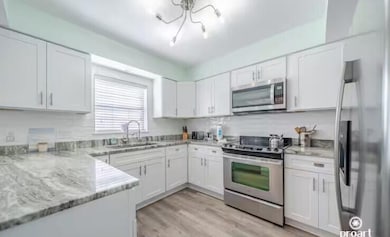 Full kitchen