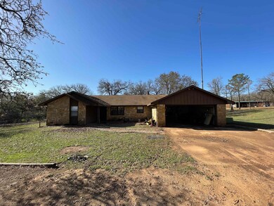 2528 E Osage Rd, Marlow, OK 73055 - photo 2