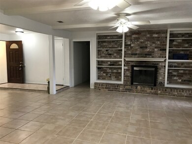 16450 Hibiscus Ln, Friendswood, TX 77546 - photo 4