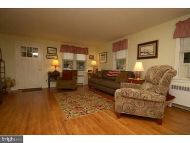 247 E Summit St, Souderton, PA 18964 - photo 3