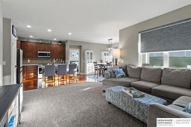 15819 Jardine Cir, Bennington, NE 68007 - photo 3