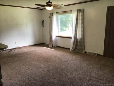 195 E Meadowview Dr, Statesville, NC 28625 - photo 4