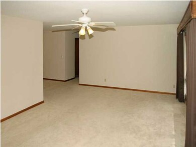 ALT VIEW LIVING ROOM