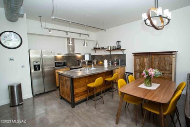 Kitchen / Dining Area
