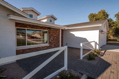 3624 N 44th Place Phoenix AZ-large-002-3