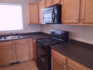 27 Sentinel Ct unit 27, Manchester, NH 03103 - photo 4