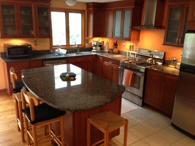 107 Summer St unit 107, Watertown, MA 02472 - photo 2